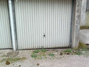 Garage fermé sécurisé - Jarville république - Idéal petit véhicule ou stockage