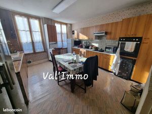 Maison avec local commercial