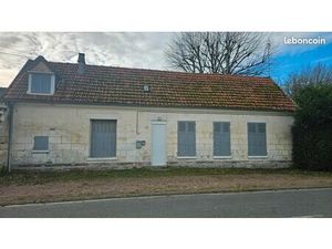 EXCLUSIVITÉ LAFORET COMPIÈGNE IMMOBILIER Propriété en pierre de taille à rénover  composée