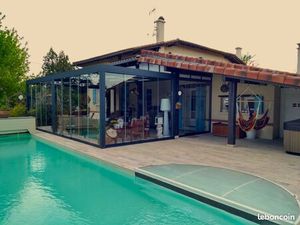 Maison . 6 pièces . 288 m²