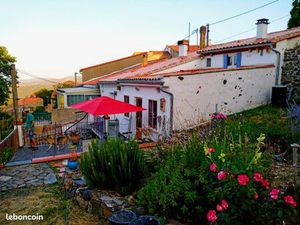 Maison restaurée de 73m2 avec terrasse  patio et jardin attenant de 272m2 + 3 terrains non
