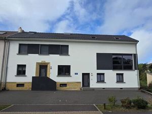 En Rdc Bel F3 récent  2 chambres   terrasse et parkings privatif