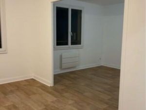 Appartement local commercial et garage