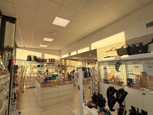 Montélimar local commercial à louer