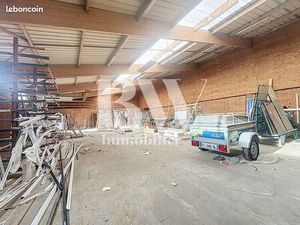 Local 570 m² SAINT RENAN