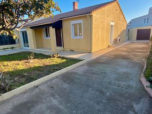 Villa 3 faces de plain-pied 102 m2 sur terrain 380 m2