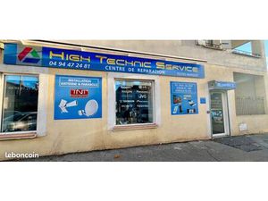 Local commercial / bureau à louer avec place de parking