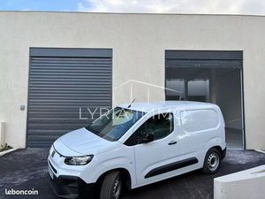 Local 81 m² Fréjus