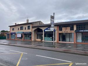 Local commercial fort passage St Alban