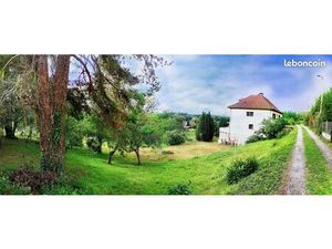 A 5 mm Tulle  sur la commune de Chameyrat  spacieuse maison traditionnelle avec belles vue