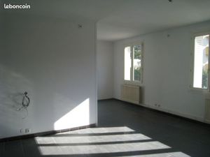 T4 aubagne- grand garage- cave