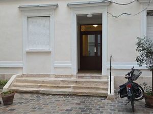 Réserve commerciale à transformer en studio d’habitation