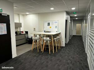Bureaux 372 m²