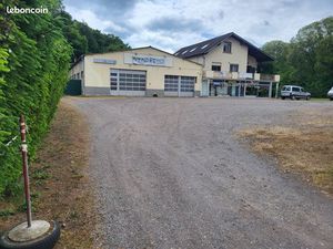 Vend maison avec local commercial