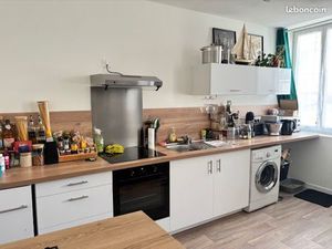 Particulier loue t2 refait a neuf centre ville