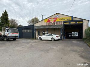 Entrepôt 330 m² La Haye-Pesnel