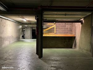 Parking/box 12 m² PARIS