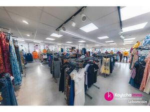 Local commercial 130 m²