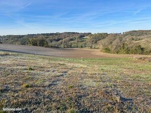 Terrain de 1 700m² - SAINT-ASTIER