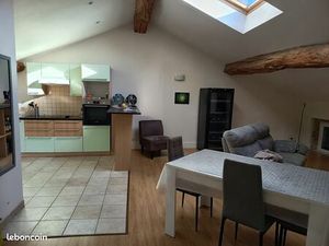 PUYMIROL 15 KMS D’AGEN 2eme ETAGE 88 M² DERNIER ETAGE  BON ENSOLEILLEMENT