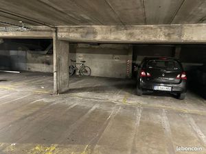 Parking 10 m² Paris