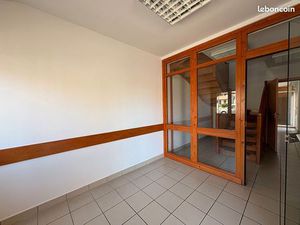 Local 102 m² LE PUY EN VELAY