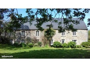 Grande maison en pierres