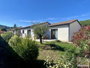 Villa plain-pied 5 pièces 135 m²