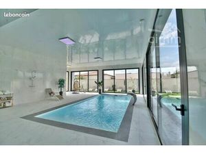 Villa 6 pièces 259 m²