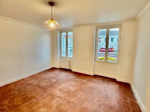 Charmant 2 pièces rénové – Vue dégagée  emplacement idéal à Saint-Denis