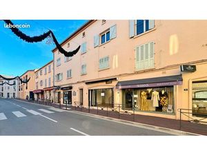 Local commercial a louer saison 2026