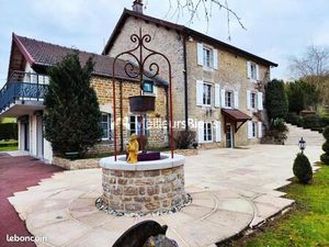 Propriété 9 pièces 9 000 m²