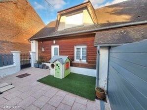 Deux appartements et un hangar