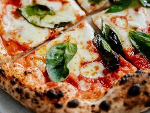 Pizzeria 50 m - Emplacement centre-ville Toulouse - Loyer 1 200 TTC