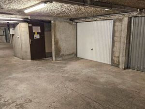 Vends garage-box fermé