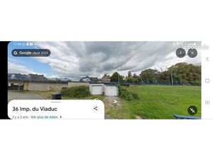 A louer 3 garages côte à côte idéal artisan  carrosserie  lavage voiture   avec électricit