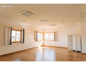 Local 80M2 aménageable dans un centre de soins