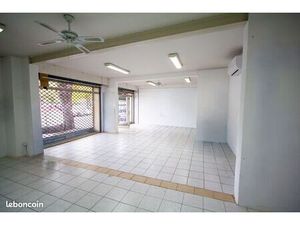 Local commercial 76 m² à Forcalquier