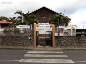 Local commercial ou professionnel  1 ou 2 bureaux privés dans une maison de 83 m²  parking
