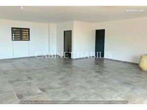 Local 73 m² Les Avirons