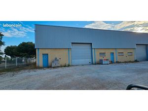 Local commercial polygone nord 216m2