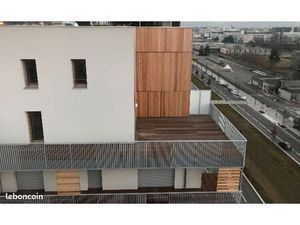 Beau duplex 79 m2 + 50 m2 de terrasse au dernier étage avec vue dégagée  secteur CEA Greno