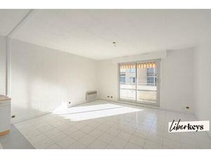 T2 lumineux avec extérieur à Saint-Just