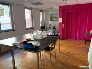 Bureaux 300 m²