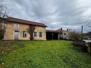 Maison à rénover avec terrain et belles possibilités d’aménagement au Pizou