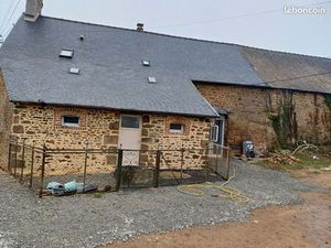 Très belle longère 125 M2 au sol terrain 1000 M2 rénovée récemment possibilité de avoir de