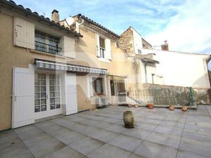 Maison de village F5  terrasse  jardin  caves  garage