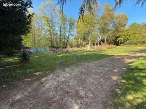 Terrain constructible 1060m2 centre ville Soisy sur seine