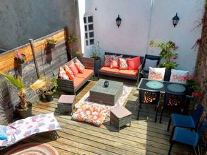 Rare - Location à l'année sur le port de ST GOUSTAN - Grand 2 Pièces avec belle terrasse