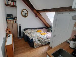 Studio lumineux Paris 9eme Provence